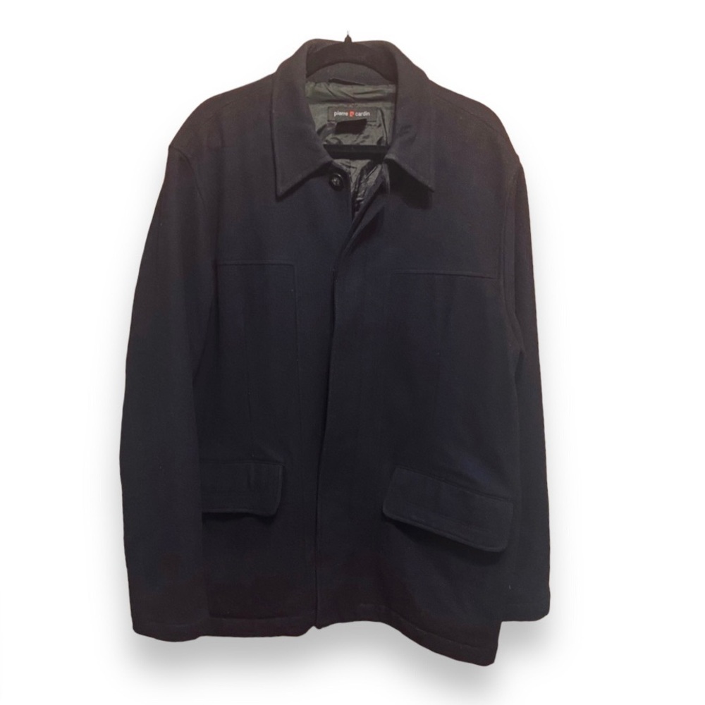 Navy blue wool coat Men’s size Large by Pierre Cardin button front and pockets